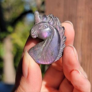 (#7) NEW 1.45" x 1.05" PURPLE FLASH LABRADORITE UNICORN